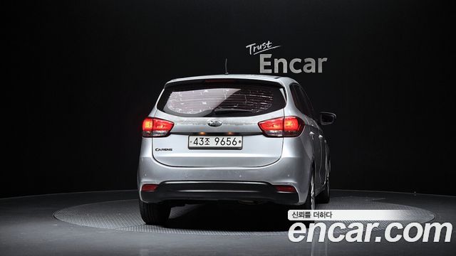Kia Carens 2014 — photo 4