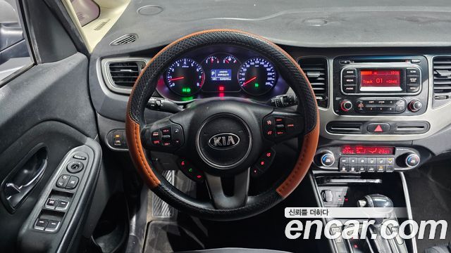 Kia Carens 2014 — photo 13