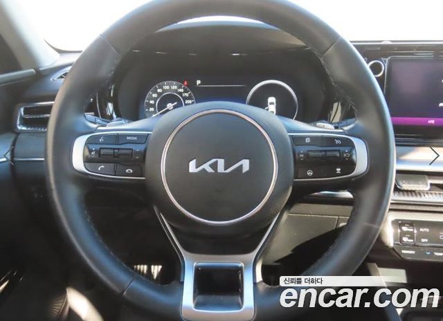 Kia K5 2023 — photo 11