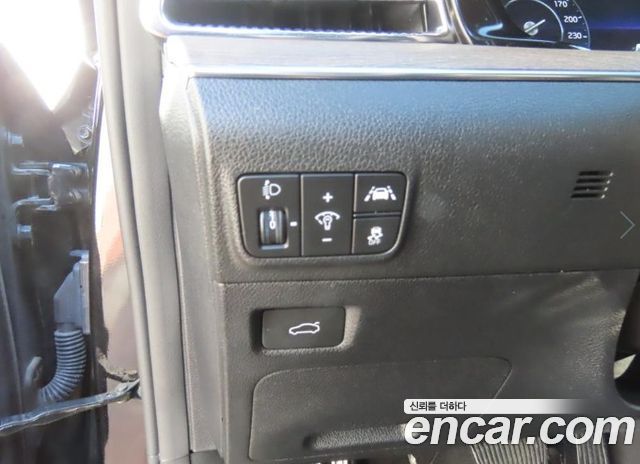 Kia K5 2023 — photo 15