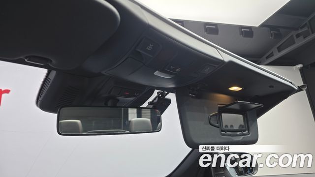 Mercedes-Benz C-Class 2019 — photo 17