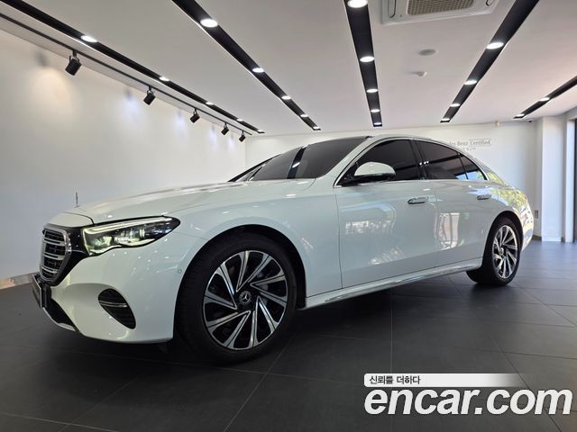 Mercedes-Benz E-Class 2024 — photo 1