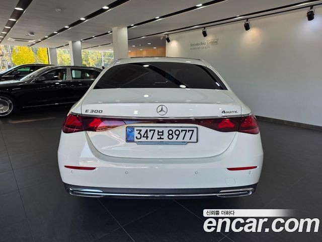 Mercedes-Benz E-Class 2024 — photo 4