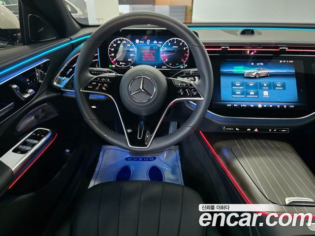 Mercedes-Benz E-Class 2024 — photo 11