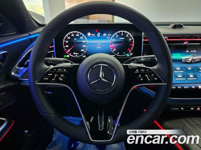 Mercedes-Benz E-Class 2024 — photo 13