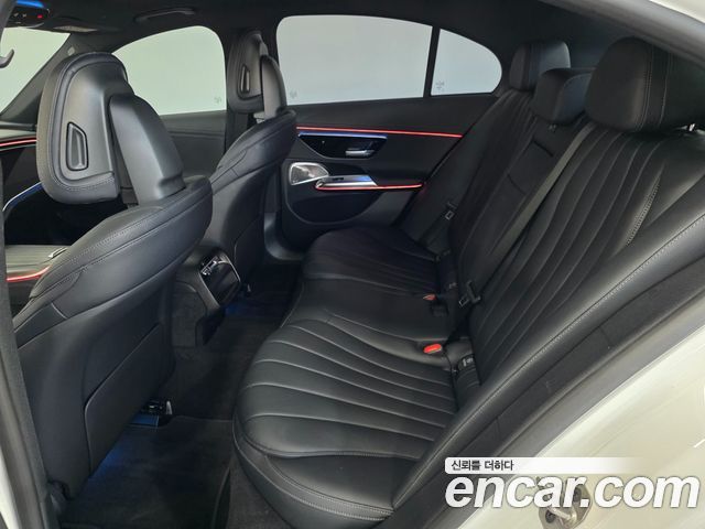 Mercedes-Benz E-Class 2024 — photo 17