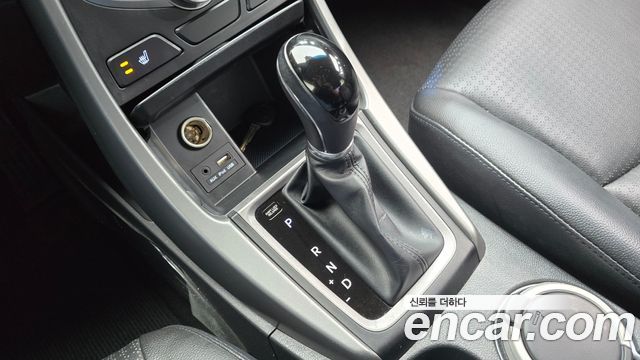 Hyundai AVANTE 2015 — photo 9