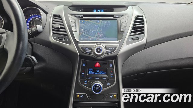 Hyundai AVANTE 2015 — photo 12
