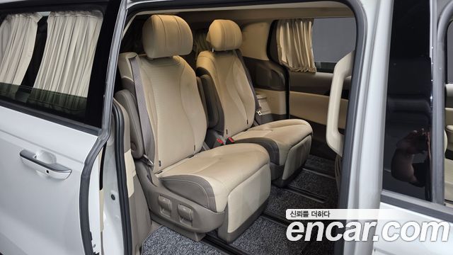 Kia Canival 2022 — photo 17