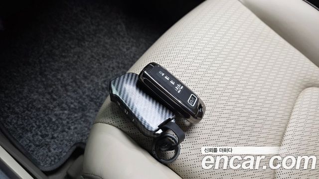 Kia Canival 2022 — photo 23