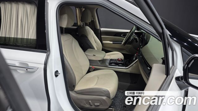 Kia Canival 2022 — photo 16
