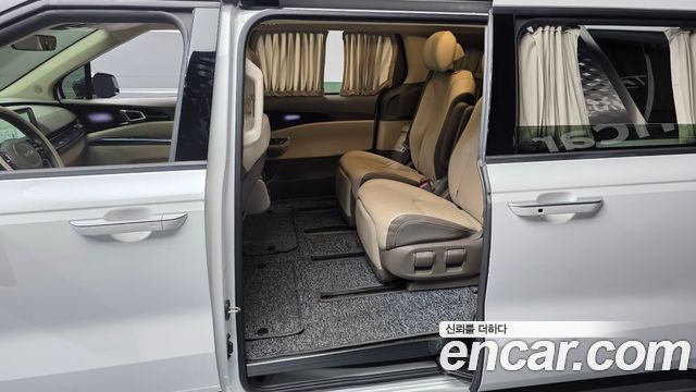 Kia Canival 2022 — photo 30