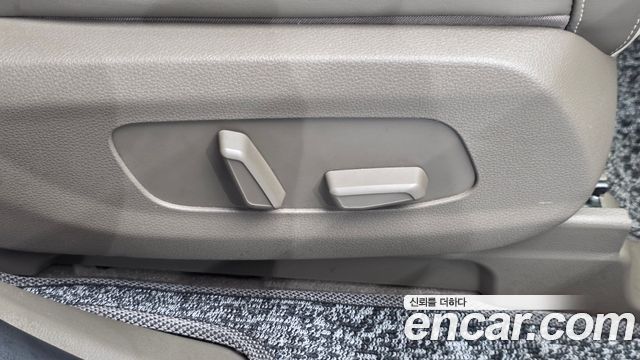 Kia Canival 2022 — photo 35