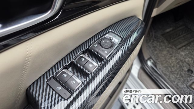 Kia Canival 2022 — photo 36