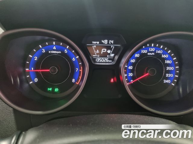 Hyundai AVANTE 2016 — photo 8