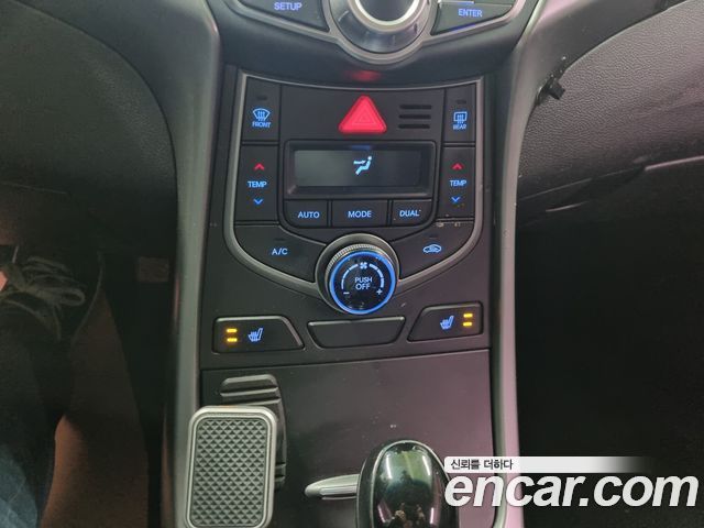 Hyundai AVANTE 2016 — photo 9