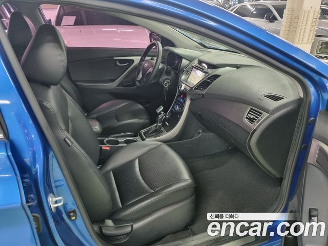 Hyundai AVANTE 2016 — photo 11