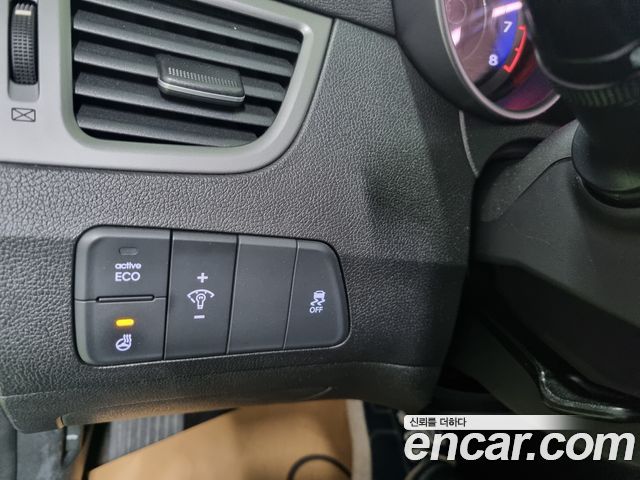 Hyundai AVANTE 2016 — photo 16