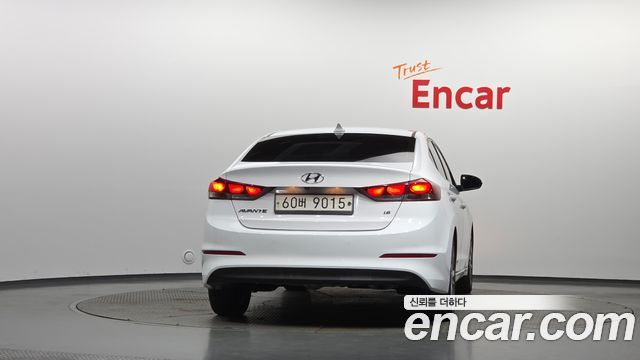 Hyundai AVANTE 2018 — photo 4