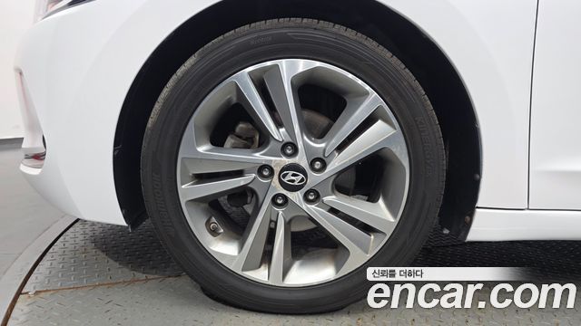 Hyundai AVANTE 2018 — photo 5