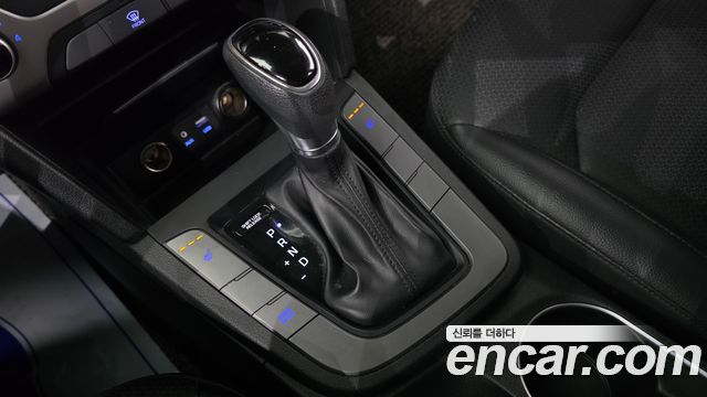 Hyundai AVANTE 2018 — photo 12