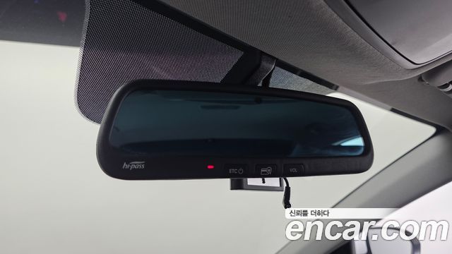 Hyundai AVANTE 2018 — photo 24