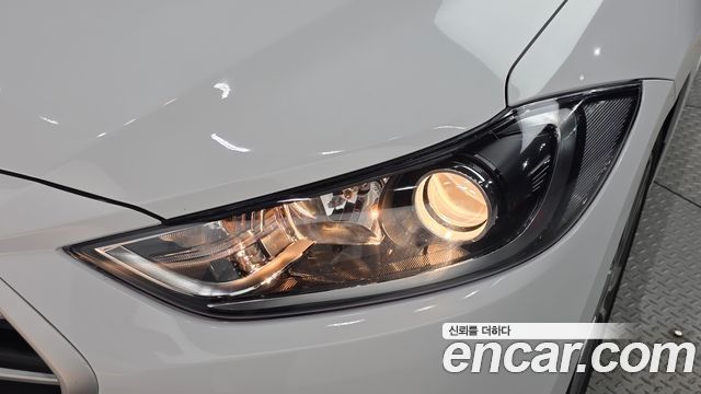 Hyundai AVANTE 2018 — photo 8