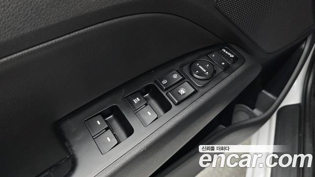 Hyundai AVANTE 2018 — photo 27