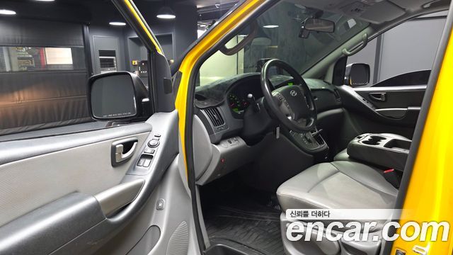 Hyundai Starex 2014 — photo 10
