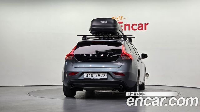Volvo V40 2018 — photo 4