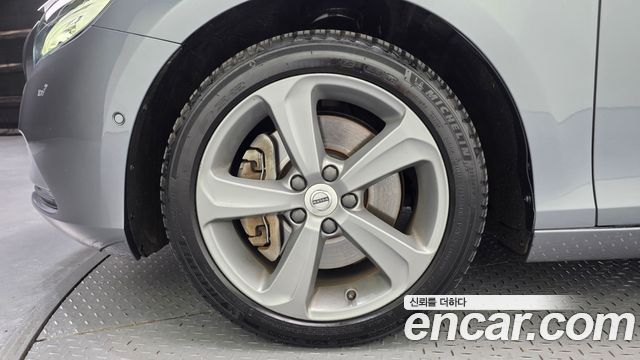 Volvo V40 2018 — photo 5