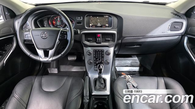Volvo V40 2018 — photo 10