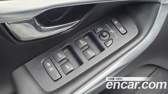 Volvo V40 2018 — photo 19