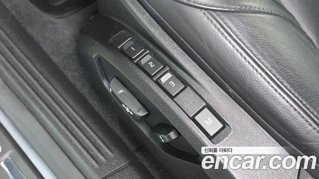 Volvo V40 2018 — photo 20