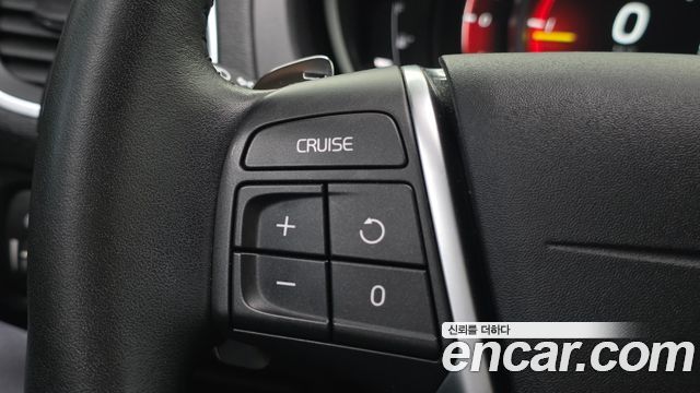 Volvo V40 2018 — photo 22