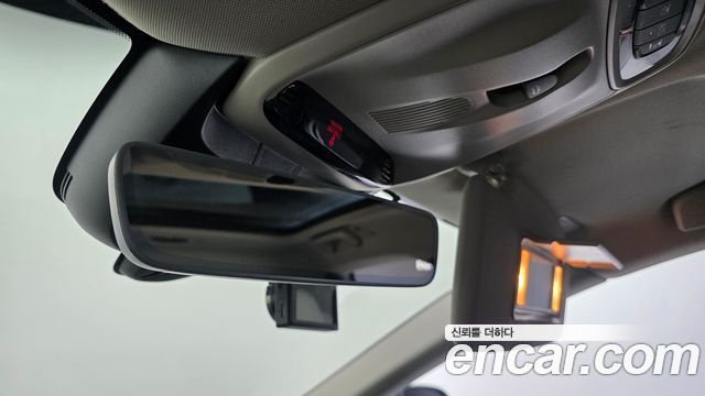 Volvo V40 2018 — photo 23