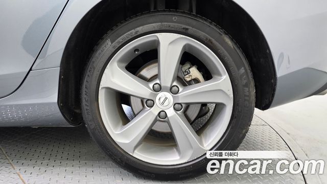 Volvo V40 2018 — photo 7