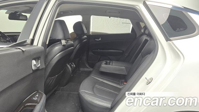 Kia K5 2016 — photo 12