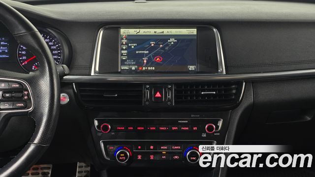 Kia K5 2016 — photo 16