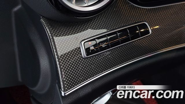 Mercedes-Benz CLS-Class 2020 — photo 28