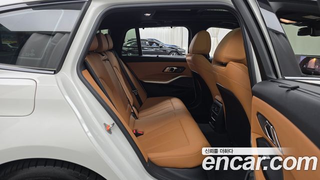 BMW 3-Series 2025 — photo 12