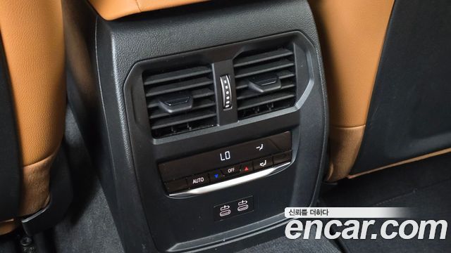 BMW 3-Series 2025 — photo 19
