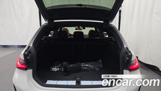 BMW 3-Series 2025 — photo 20