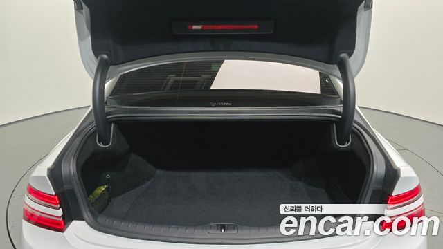 Genesis G80 2022 — photo 19