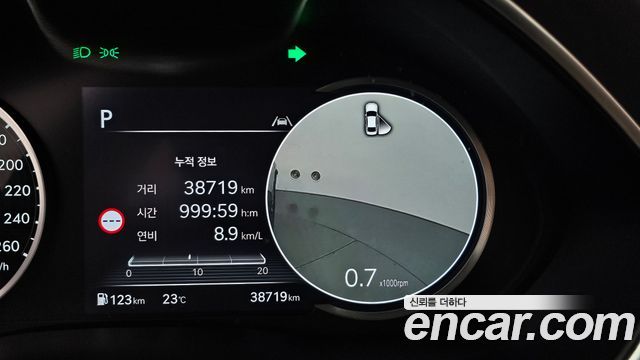 Genesis G80 2022 — photo 22