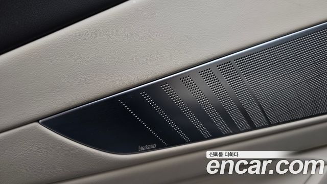 Genesis G80 2022 — photo 35