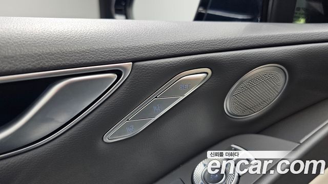 Genesis G80 2022 — photo 36