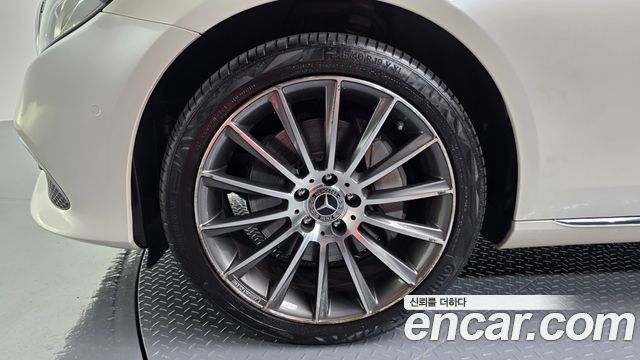 Mercedes-Benz E-Class 2018 — photo 5