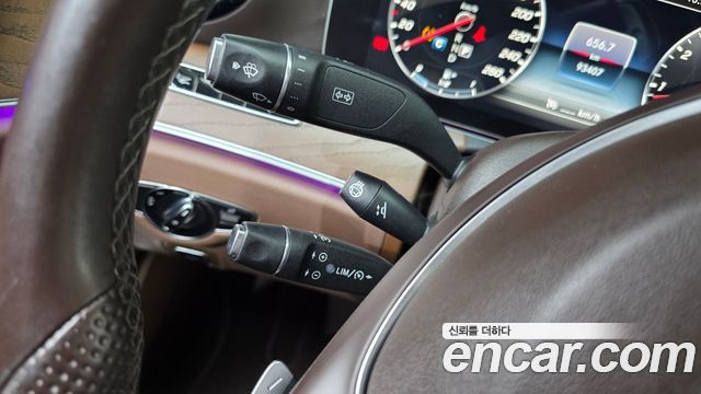 Mercedes-Benz E-Class 2018 — photo 26