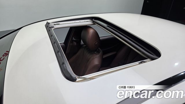 Mercedes-Benz E-Class 2018 — photo 31